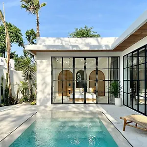  Villa Melrose X The Young